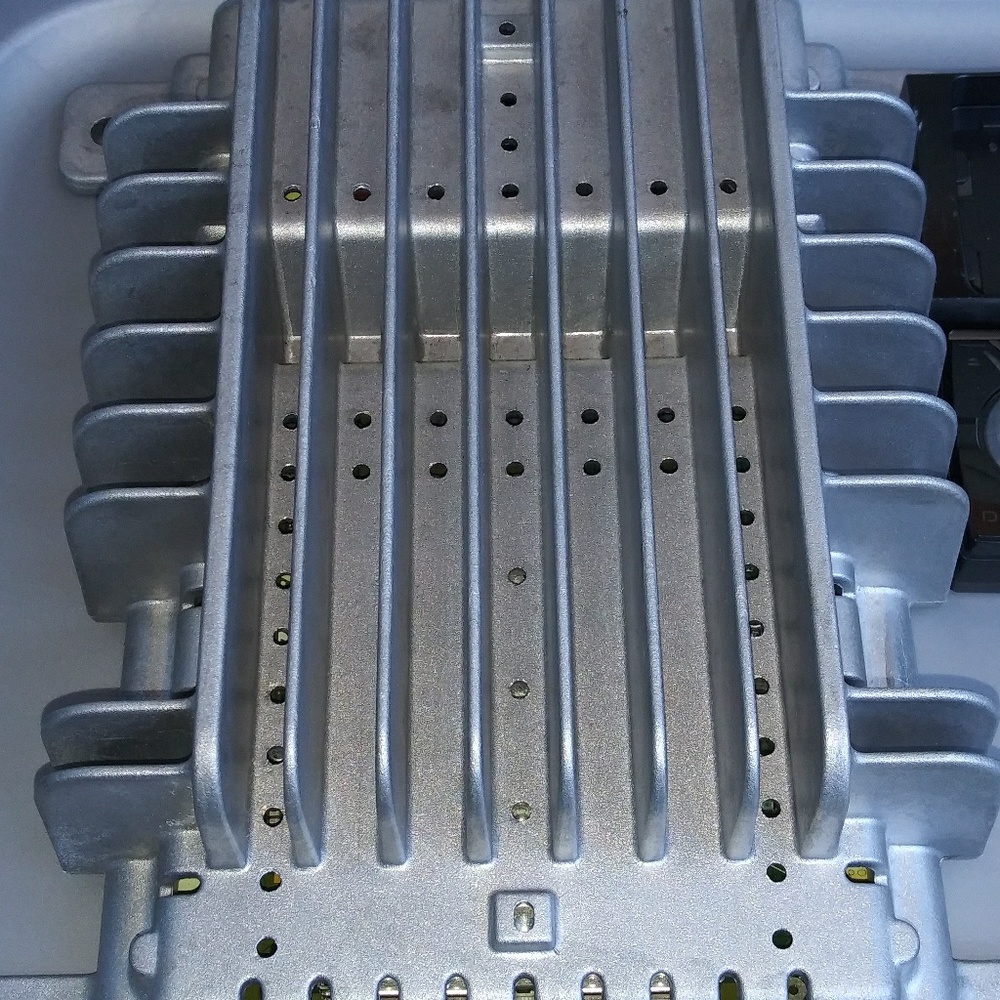 BOSE AMPLIFIER - Picture 2 of 8